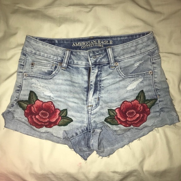 American Eagle Red Rose Embroidered Jean Shorts - Picture 5 of 6